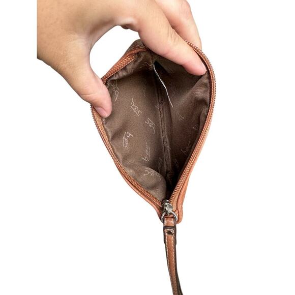 b.ø.c Womens Brown Faux Leather Wristlet Wallet Clutch ID Holder Small Purse Zip - Picture 3 of 4